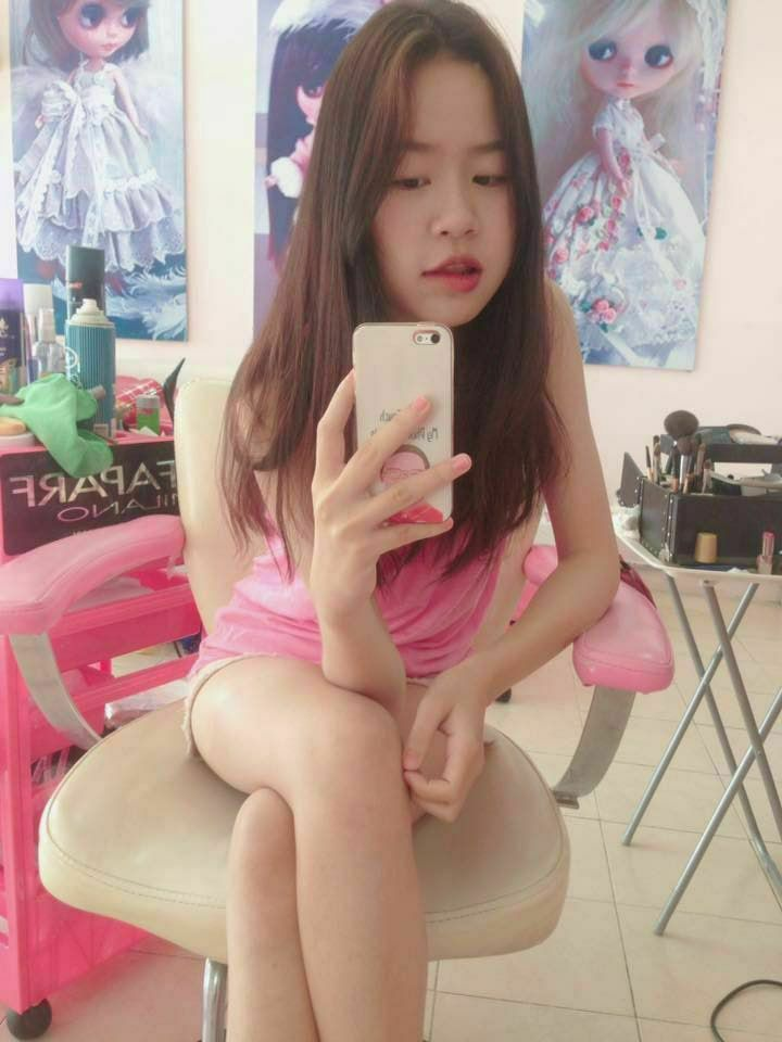 Cô chủ nhỏ tiệm nail dam dang