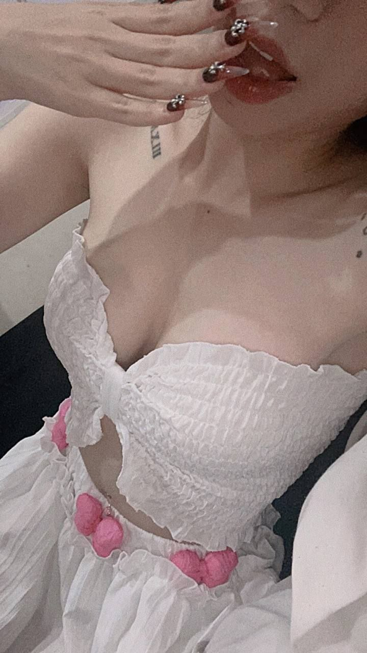 Nguyễn Ngọc Ngân body mình dây cực múp đjt cực tê