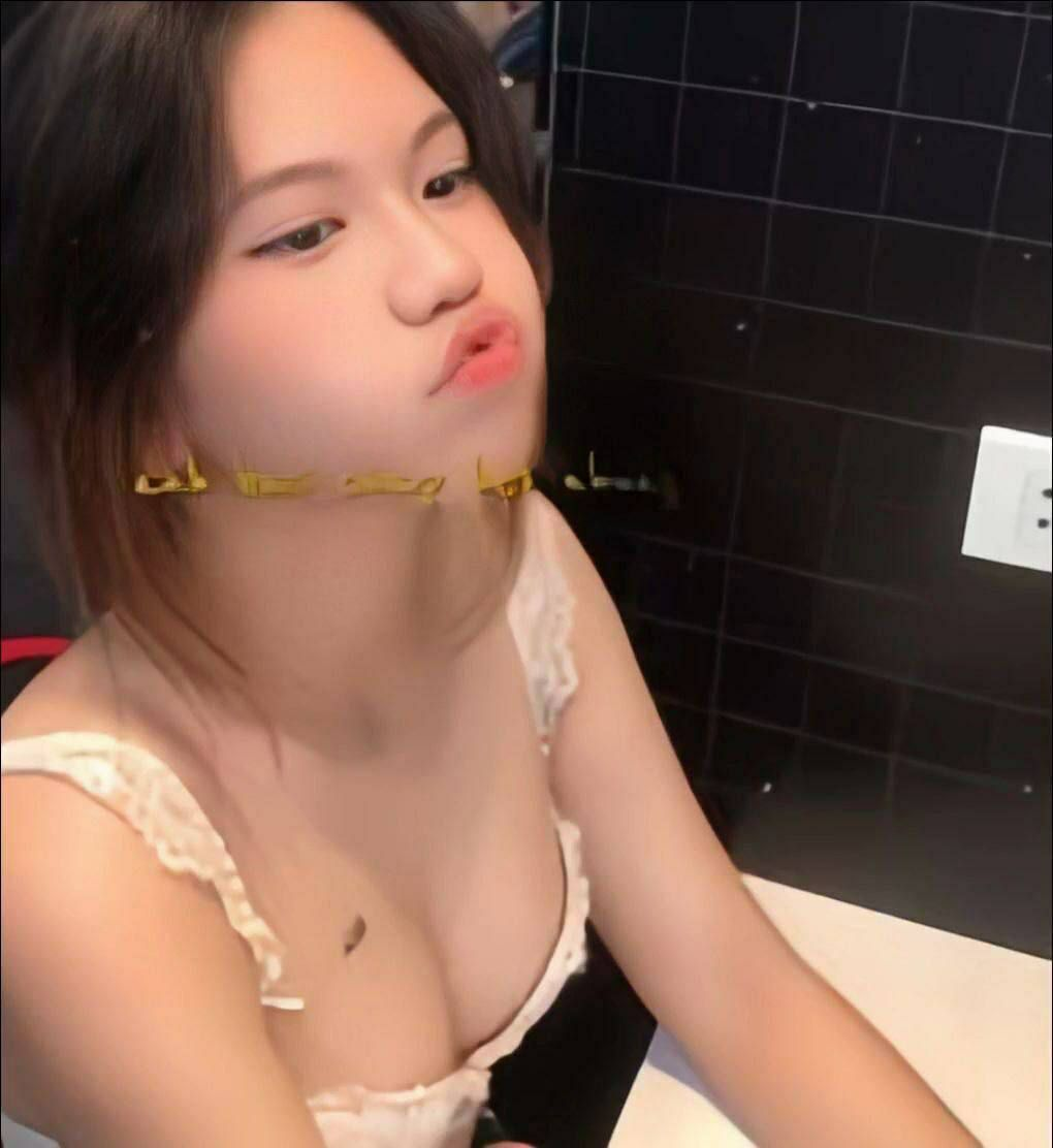 Hứa Hà My Gái Mới Lớn Tiếp Đãi  Thằng Bạn Thân say  còn nhậu với bạn . thân .tội em xinh gái vậy còn gì .