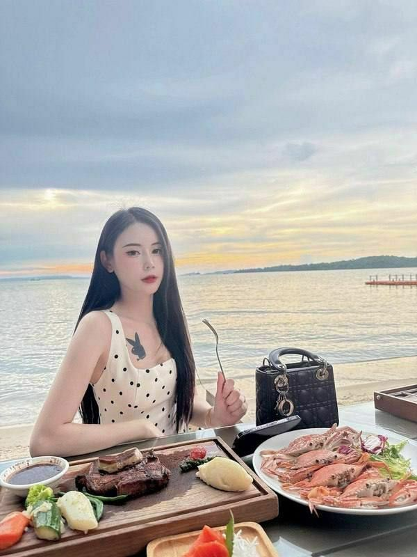 Tiểu long nữ 2k5 đi tour cùng đại gia bị quaylénnn