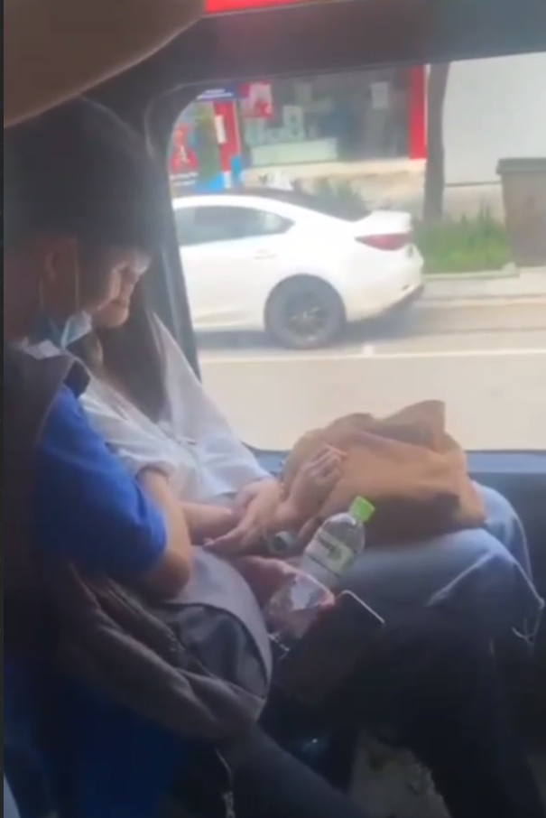 mới học cấp 2 mà đả như này rồi ae . Bọn trẻ bây giờ lớn nhanh quá 