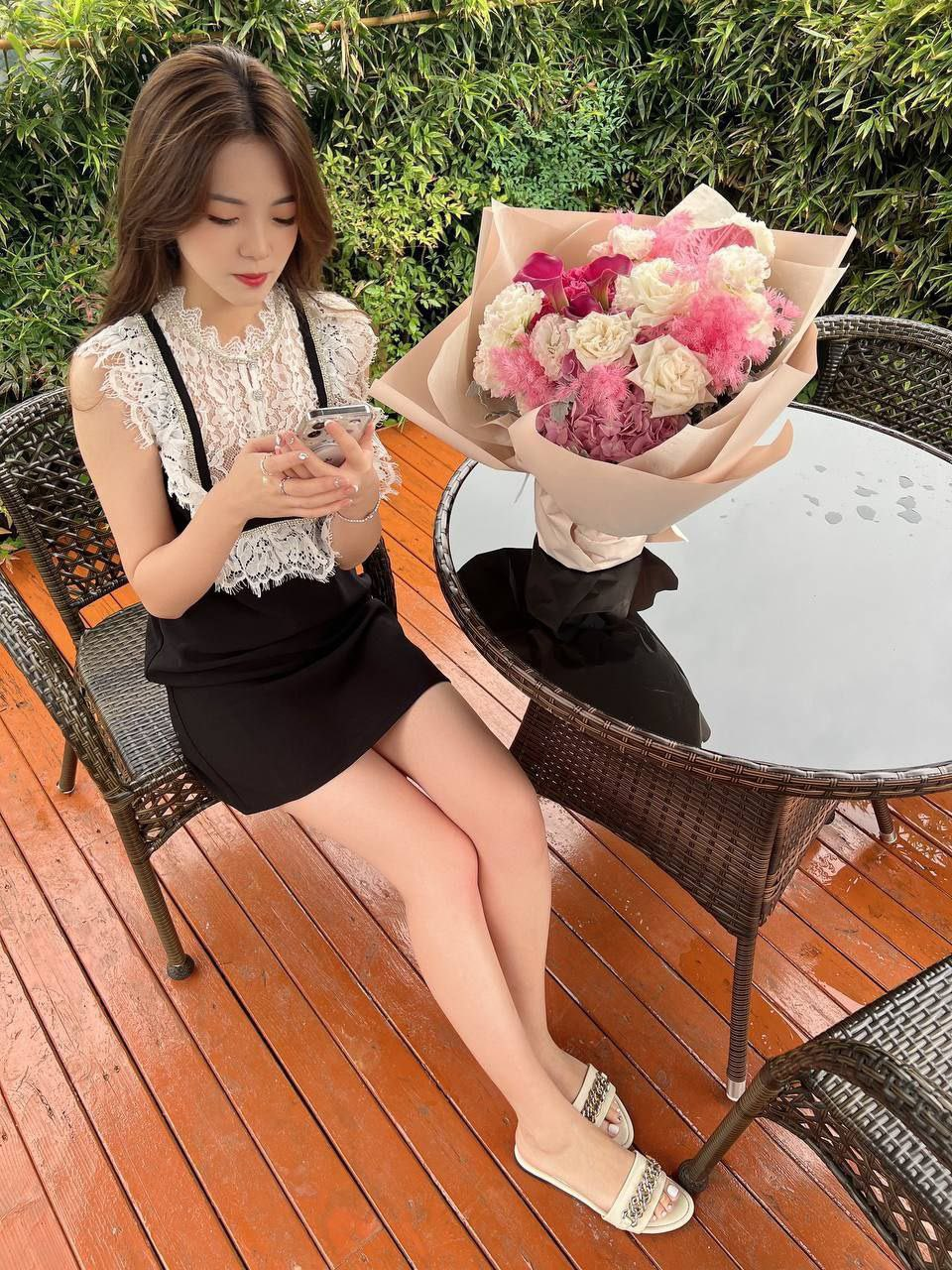 Kỷ niệm 1 năm yêu nhau em yêu gạ đi homestay rồi nện 7749 tư thế luôn 