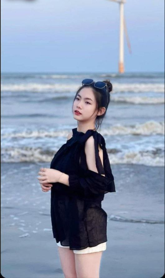 Lộ Diễm Hương 2k6 mặt dỗi dễ thương  bóc zin