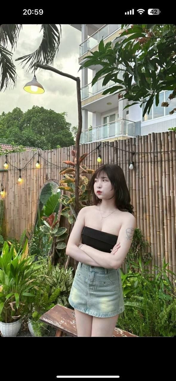 Ngọc Hân thích sống ảo và đặc biệt rất thích đc đuỵt buscu siêu ngon ngọt cho ae thẩm