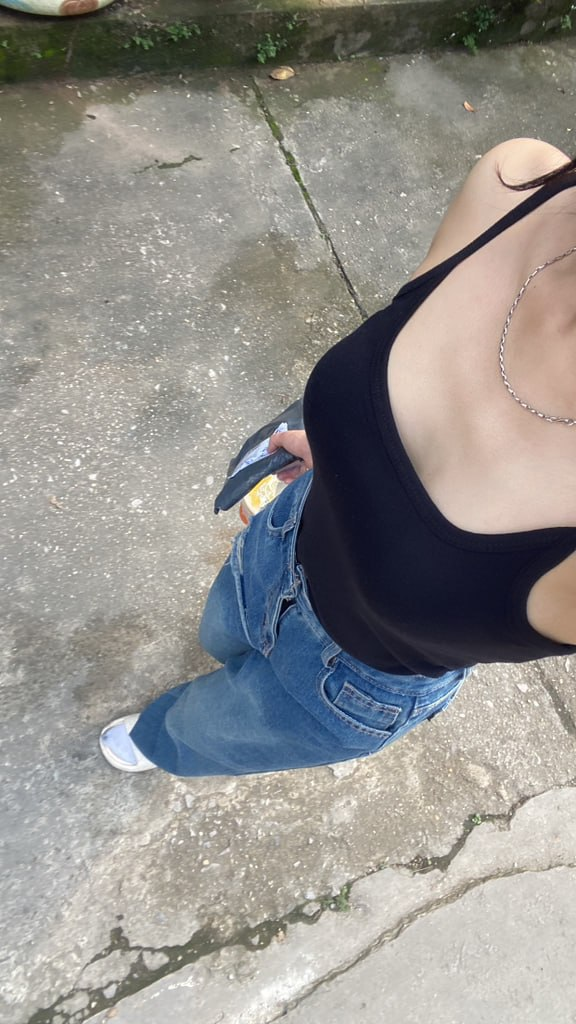 vân anh sinh viên trường ngoại thương