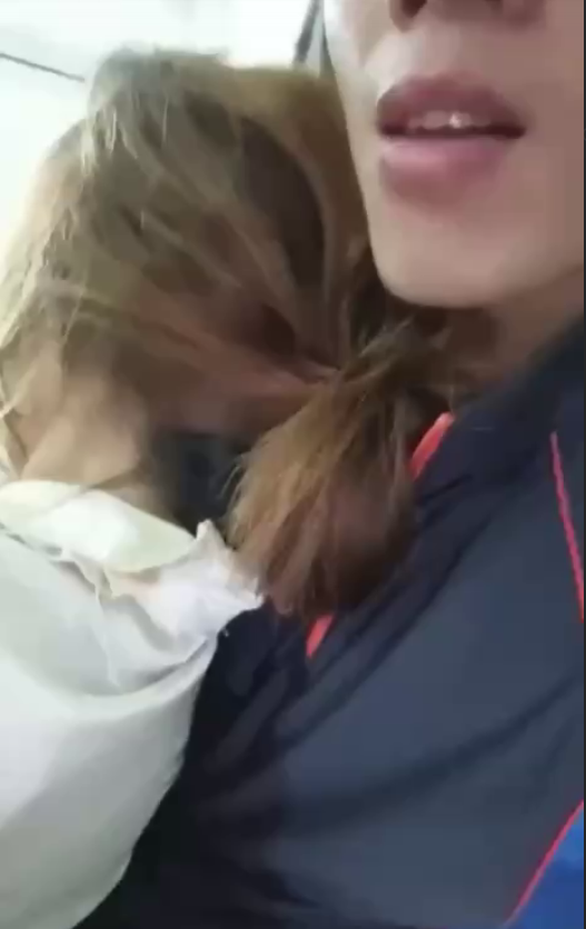 Đời công nhân ngày đi làm quen được 1 em xong hôm sau là đjt nhau cứ thế thôi 