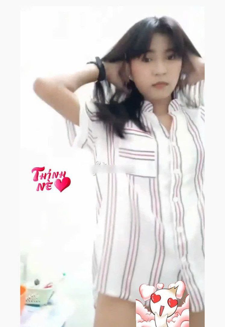 lúc yêu thì ngọt ngào. Quay cho anh làm kĩ niệm . Đến lúc chia tay thì tung em ấy lên.  Mới lớp 10 thui nhé