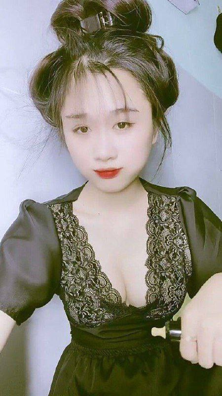 Hải My 2k3 a ny núm tóc dập cỡ này e phải ăn sữa chua để có sức mà địt