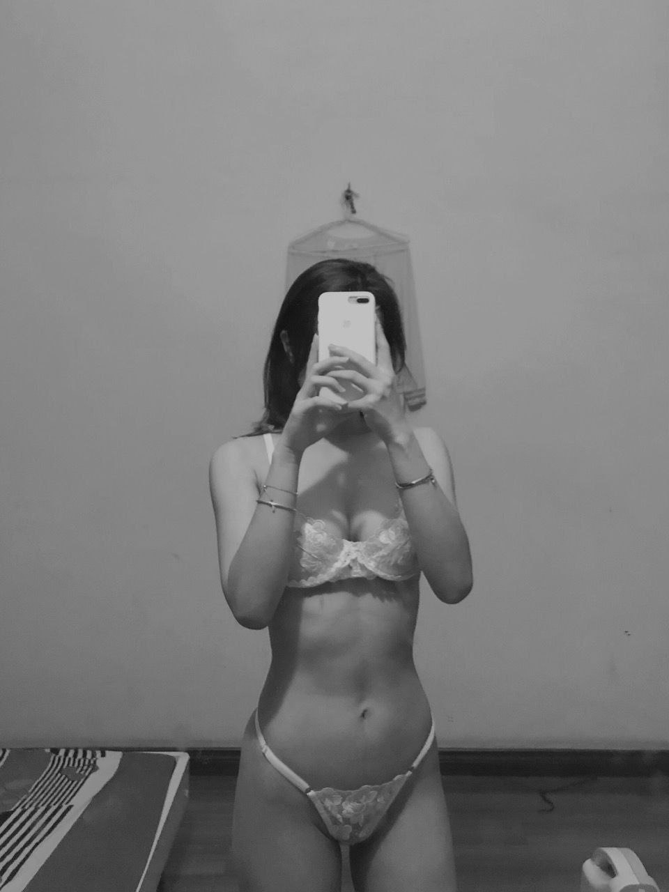 Lại thêm một Hot girl không muốn làm thích chổng mông kiếm tiền nma công nhận dáng ẻm nhon có cả in4 trong link