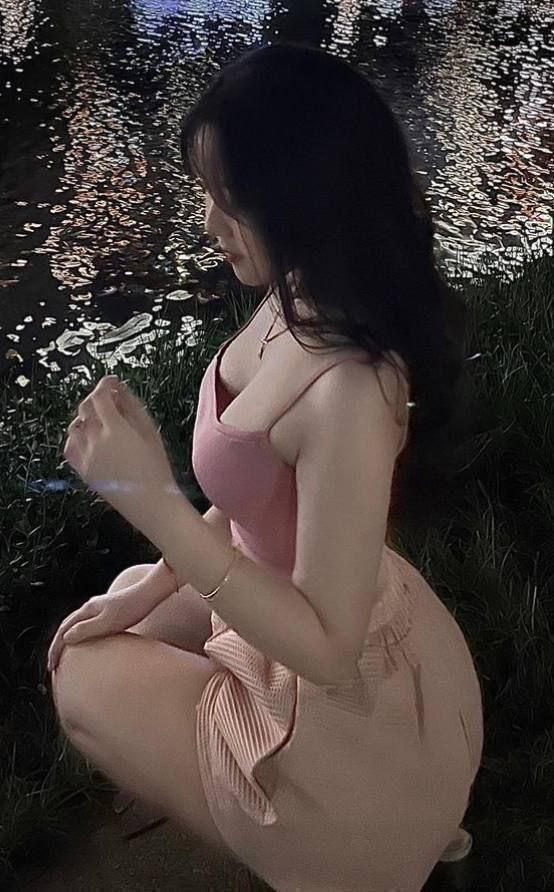 Bùi Nữ Quỳnh Trang 204 hàng ngon dáng nuột 