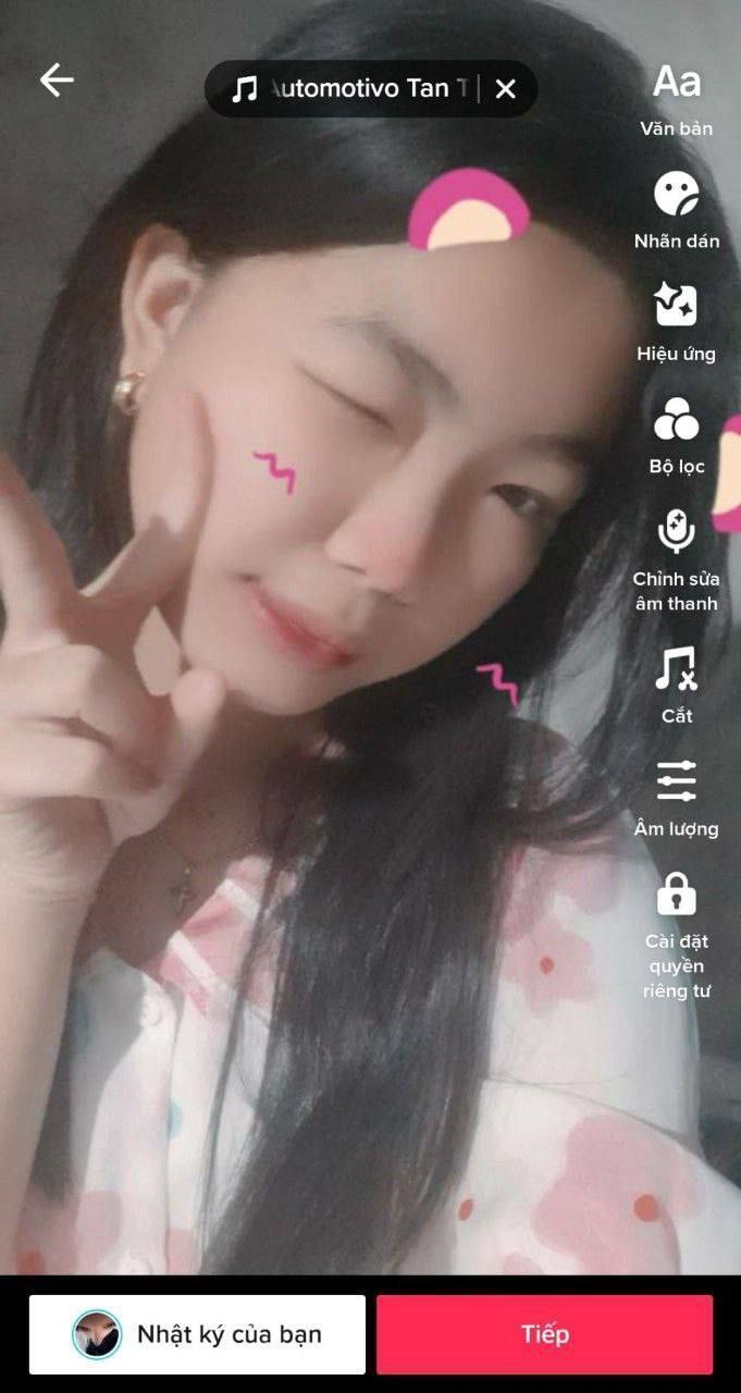 Huyền trang love 10  Tuổi này hồng thiệt ae à