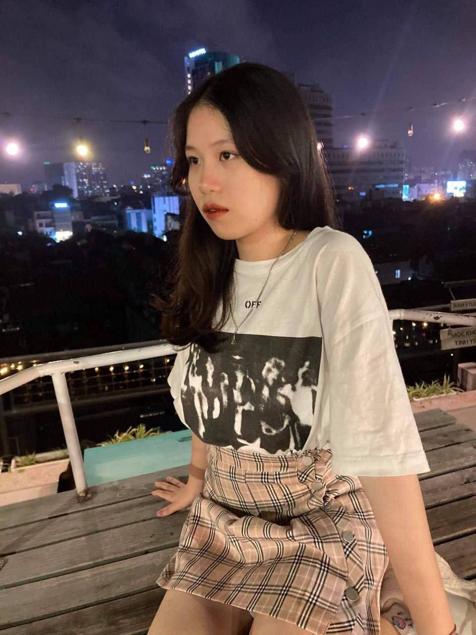 Khánh Ly full bộ d*t + thủ d...âm của b,,é nó .