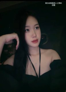 Huỳnh Ngọc Anh xinh gái với con hàu hồng múp rụp