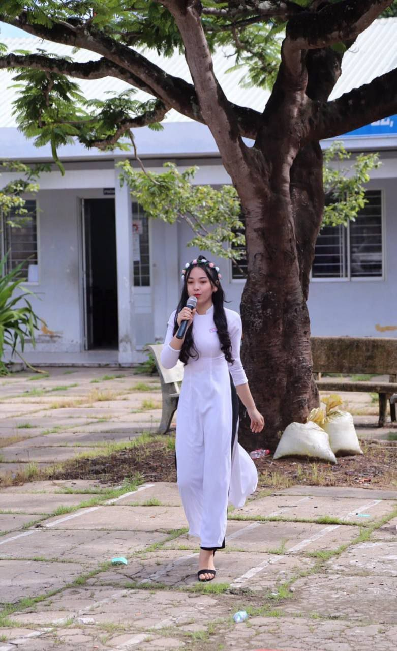 hà nhi cute lơp 11 40vd full kĩ năng quá bén  