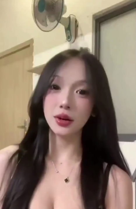 Khánh Hà bé đường quận 5