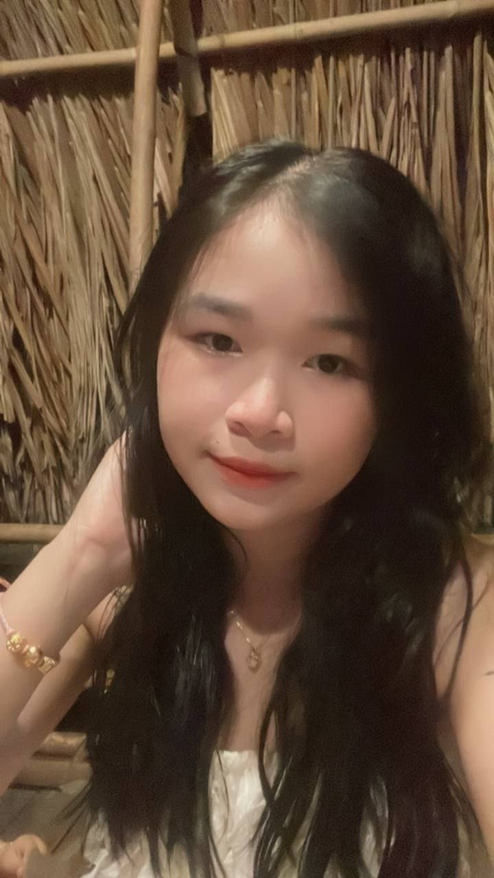 Nguyễn Ly sinh viên năm nhất đang cần tiền trang trải việc học