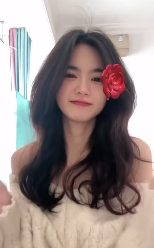 Xinh như này mà bị thằng người yêu quay clip móc bím rồi làm tư liệu đem đi bán thế này