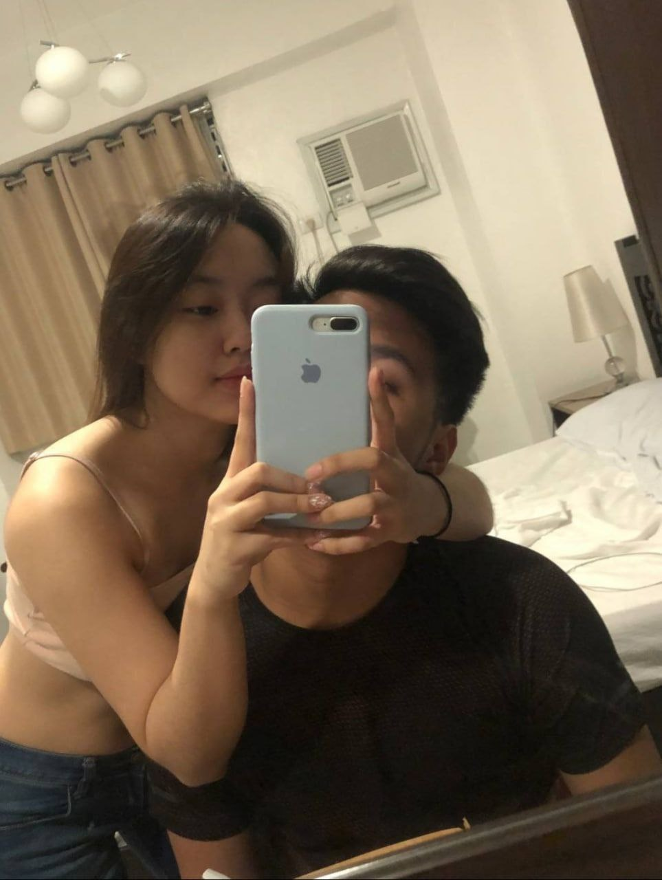 ấy cứ thế này thì thằng con trai nào chịu nổi mang bạn trai về nhà đjt trong khi bố mẹ vẫn nói chuyện ở ngoài con gái diệu là đây chứ đâu