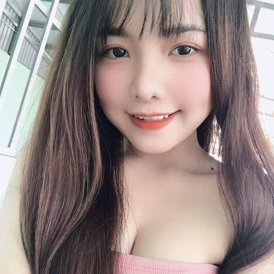 Em gái vàng trong làng thích bíu cu, ta nói ẻm bú mà cái lữ đá lia lịa phê thì thôi luôn