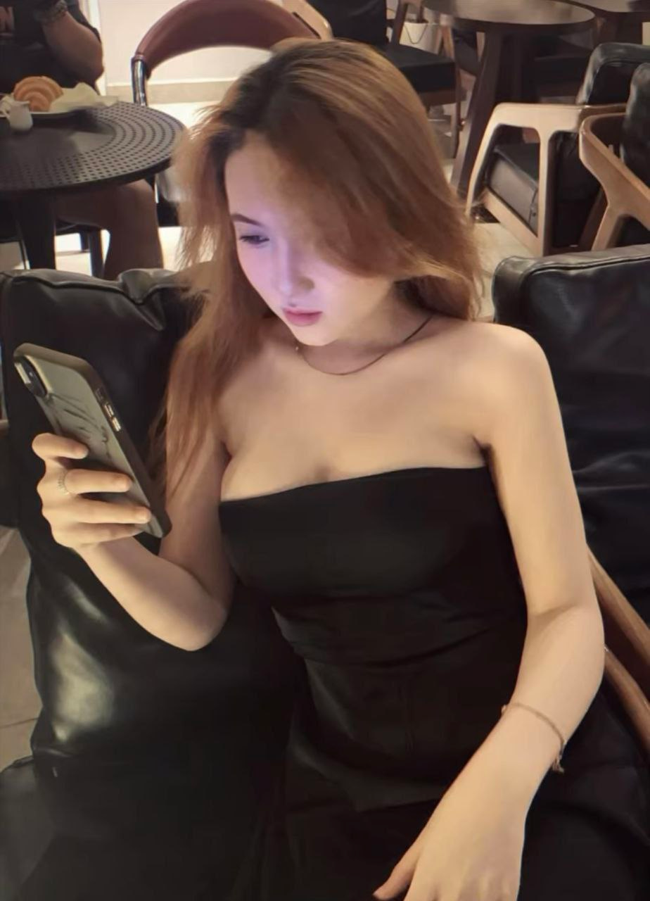 Linh bi v,ú đẹp body ngon thiệc 