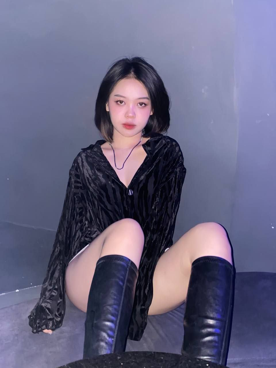 Dương tiểu hân cô gái hot nhất lúc này, bị nyc địt ko thuơg tiếc