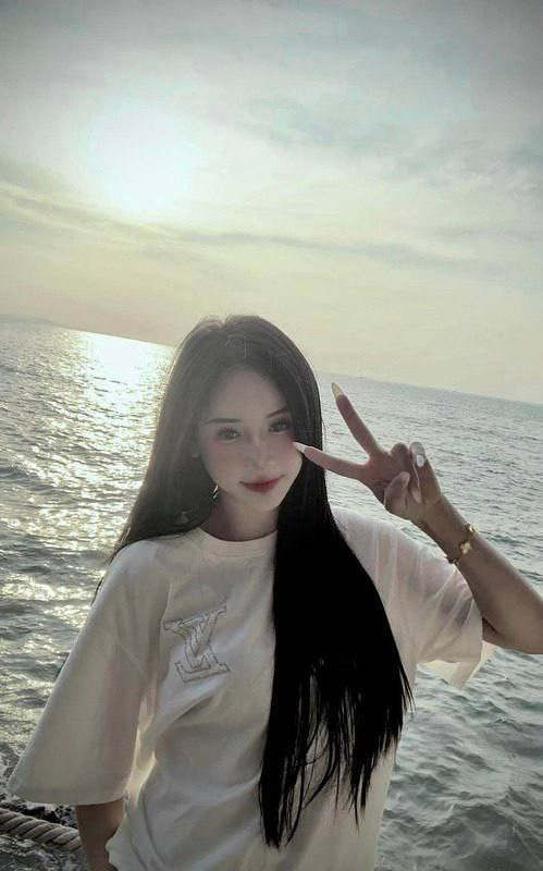 tiểu long nữ 2k5 đi tour cùng đại gia bị quay lén full clip 16p nét căng luôn ae