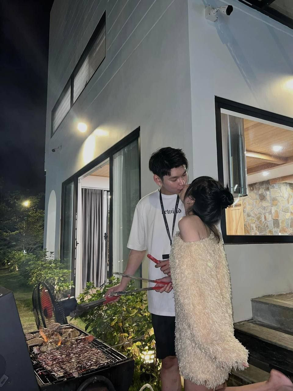 Thảo Vân Uông, dzâm đảng có thừa, bật loa nghe em nó khẩu dzâm nha. 