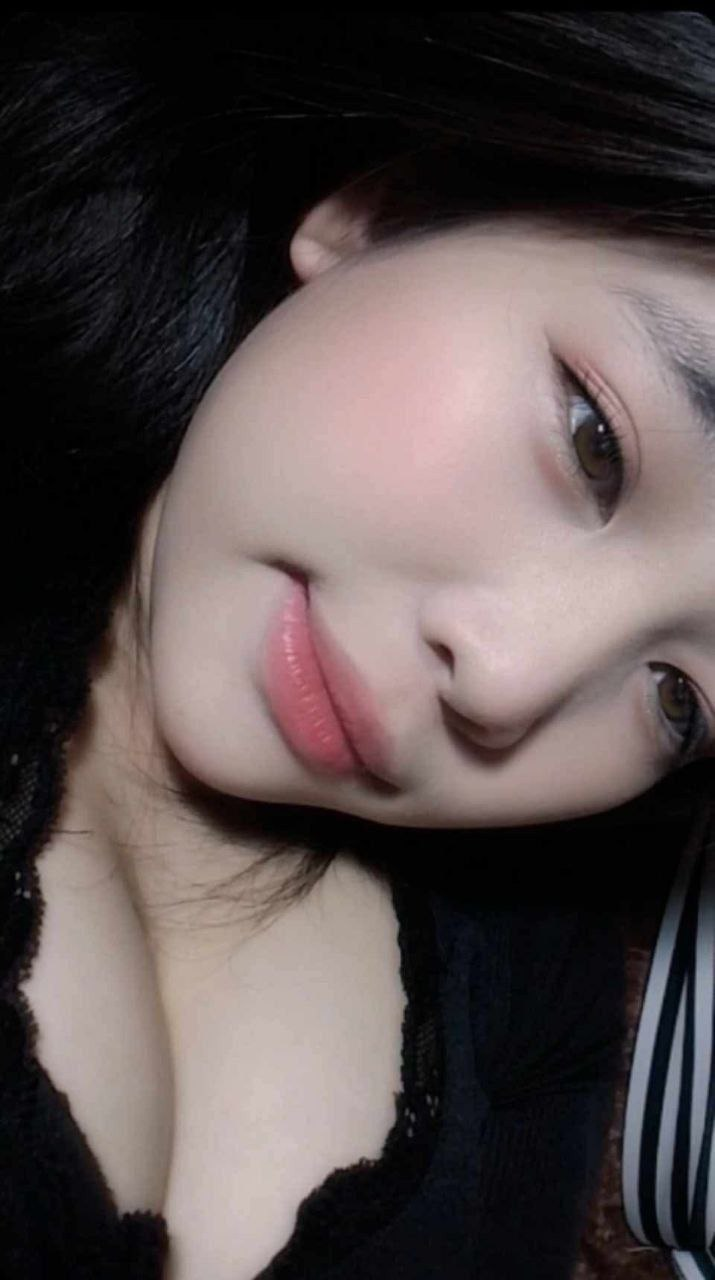 Bồn chứa tinh của ông nào đây, công nhận em này bím hồng rạo rực thật full clip dài