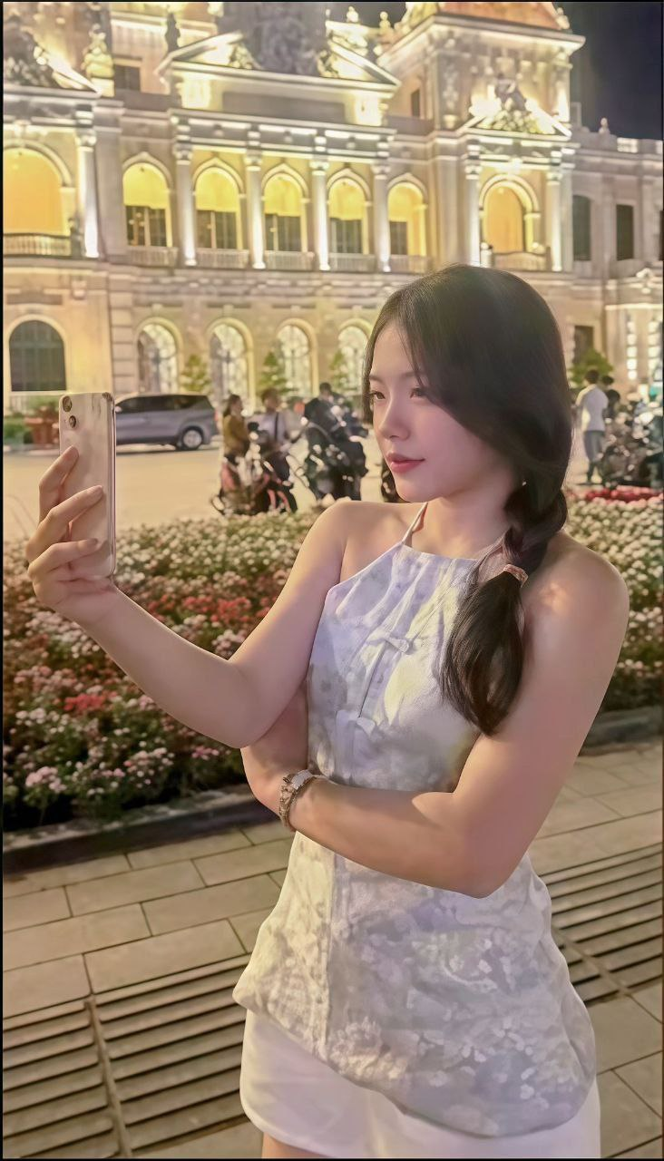 Đưa E Ngọc Tâm 2ca7 đi chơi cuối tuần gặp phải trời mưa thấy còn sớm gạ về phòng trọ anh chơi rồi tập cho e nó cách bú buồi luôn