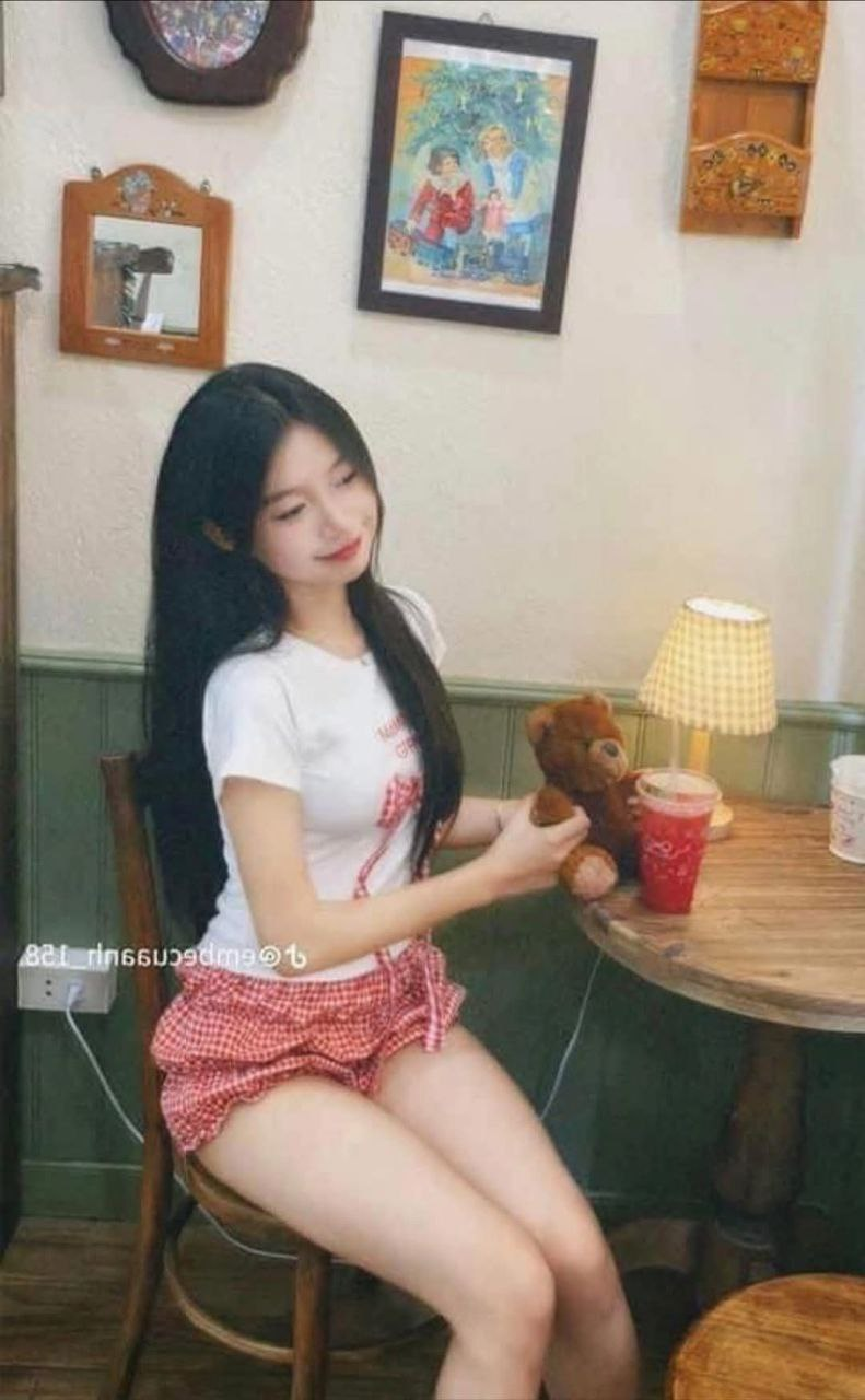 nhà có 2 đứa con gái