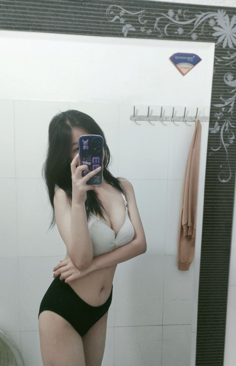 Nguyễn Thị Hằng mấy gái hư quá à